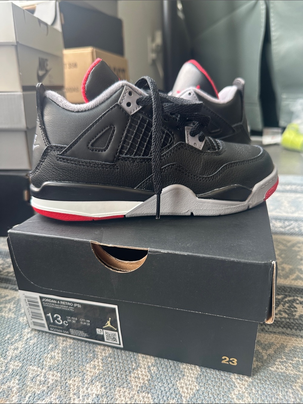 Jordan 4 Retro (PS) Kids Black/Fire Red/Cement Grey Sneakers